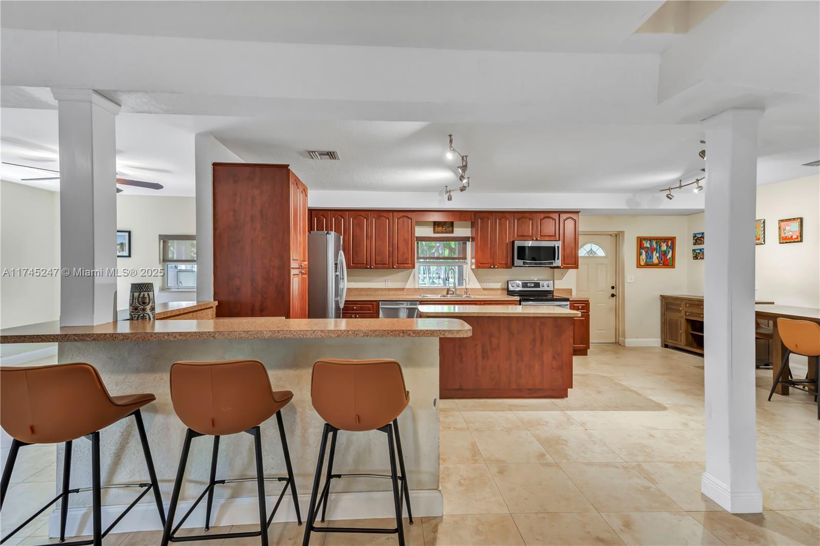 15101 Southwest 27th Street Davie, FL 33331 - Photo 11 of 100