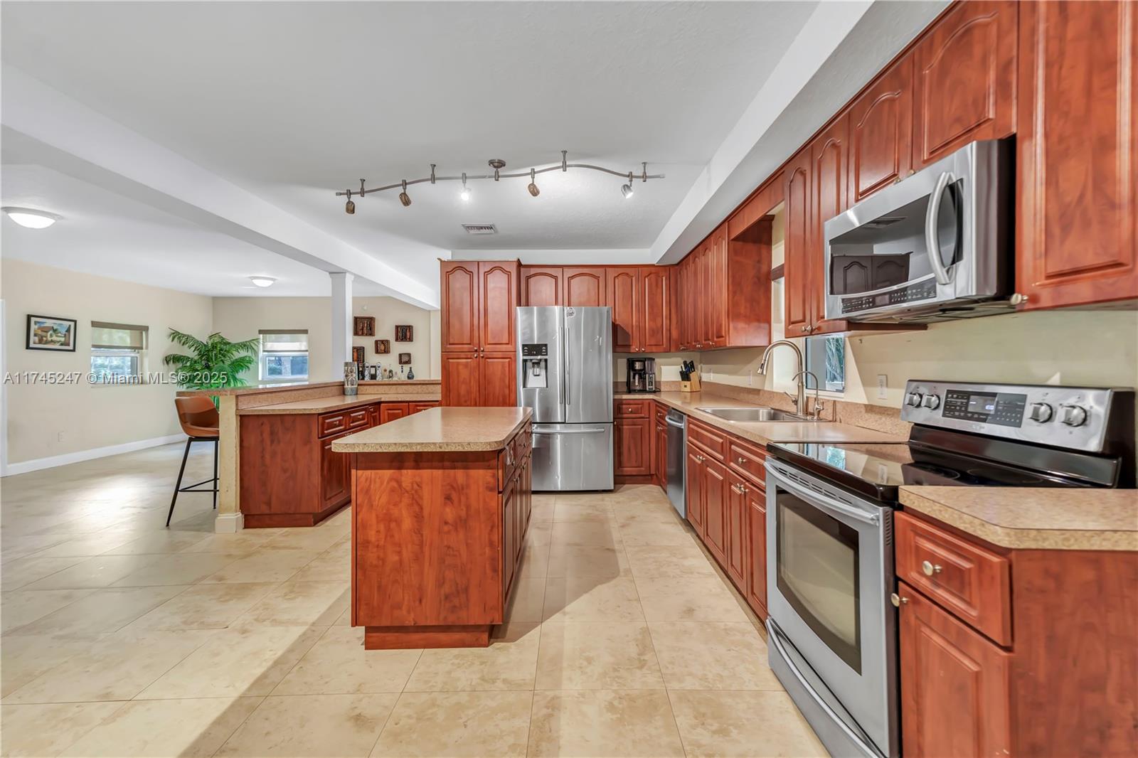 15101 Southwest 27th Street Davie, FL 33331 - Photo 13 of 100