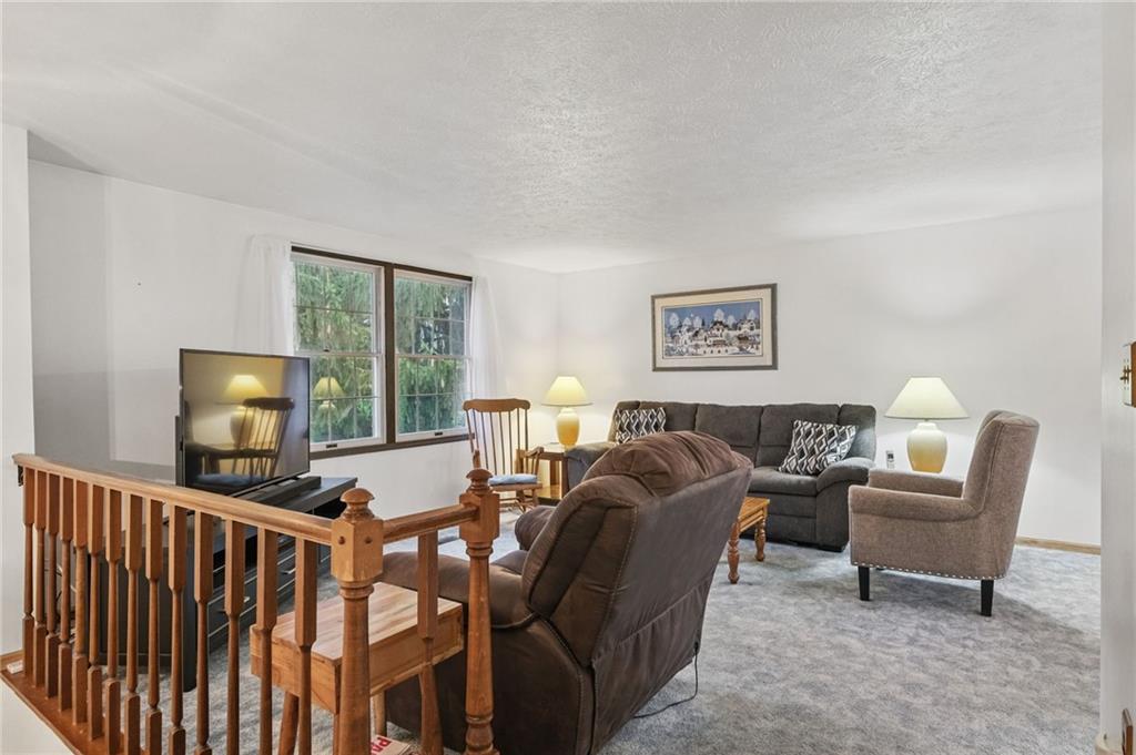 122 Clarette Road Pittsburgh, PA 15237 - Photo 8 of 38 Gallery Image 8