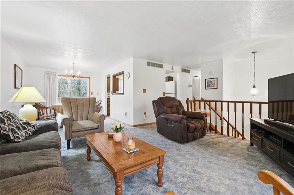 122 Clarette Road Pittsburgh, PA 15237 - Photo 10 of 38 Gallery Image 10