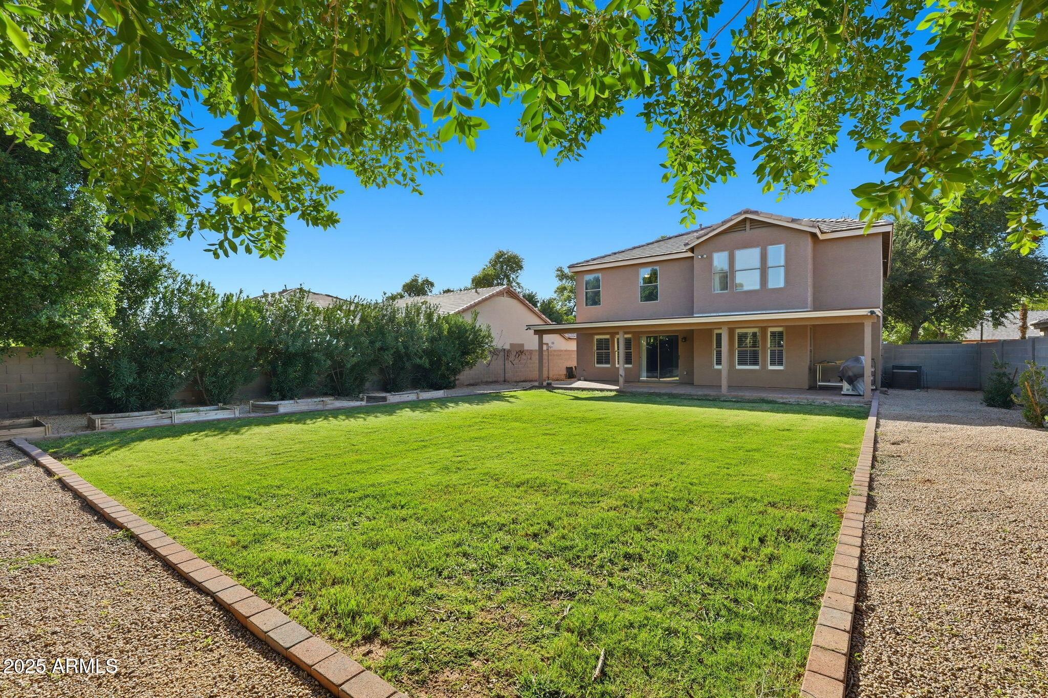 544 West Aviary Way Gilbert, AZ 85233 - Photo 7 of 45 a front view of a house with garden