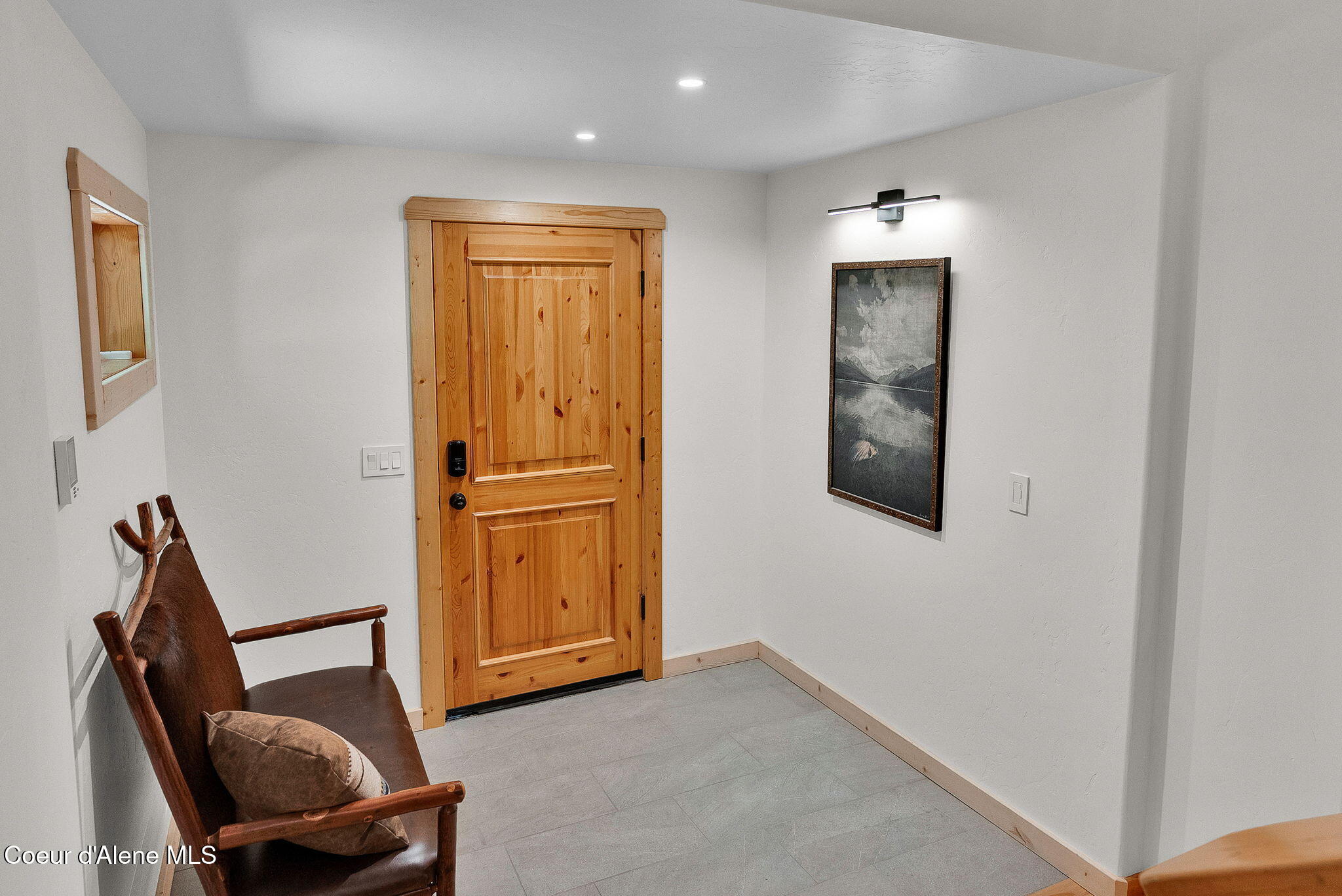 316 Brisboys Road Sagle, ID 83860 - Photo 6 of 77 Front Entry