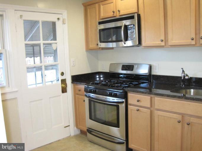 419 Academy Road Catonsville, MD 21228 - Photo 8 of 20 Kitchen