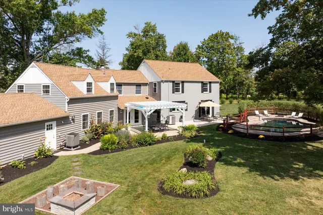 $1,099,000 | 4981 New Road, New Hope, PA 18938
