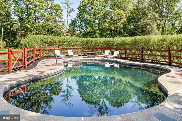 $1,099,000 | 4981 New Road, New Hope, PA 18938