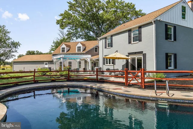 $1,099,000 | 4981 New Road, New Hope, PA 18938