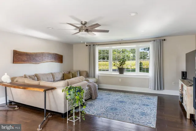 $1,099,000 | 4981 New Road, New Hope, PA 18938