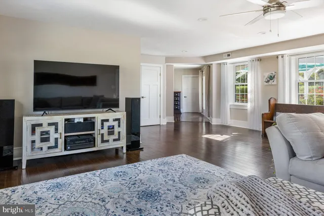 $1,099,000 | 4981 New Road, New Hope, PA 18938