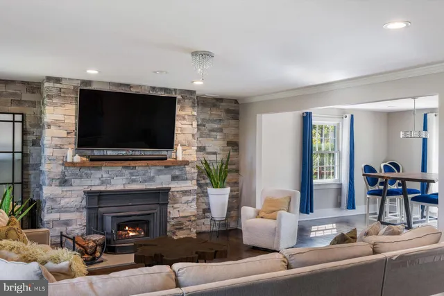 $1,099,000 | 4981 New Road, New Hope, PA 18938