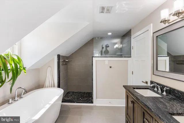 $1,099,000 | 4981 New Road, New Hope, PA 18938