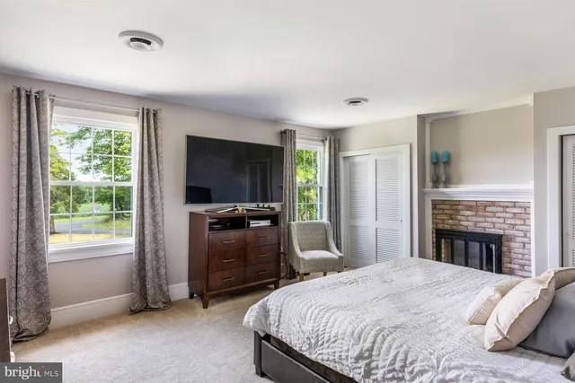 $1,099,000 | 4981 New Road, New Hope, PA 18938