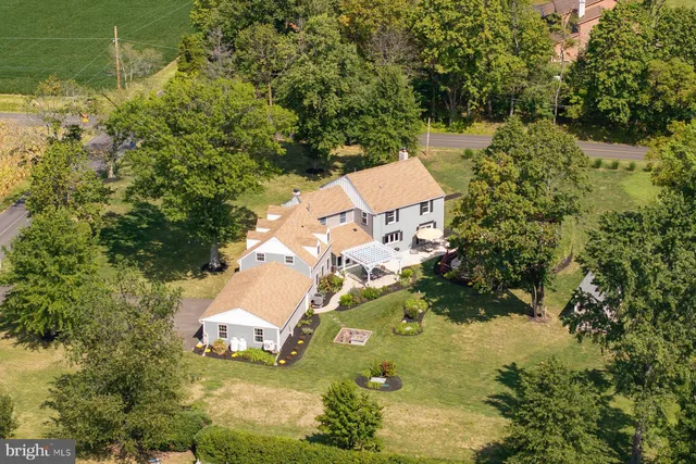$1,099,000 | 4981 New Road, New Hope, PA 18938