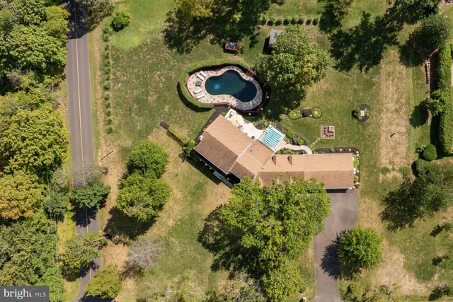 $1,099,000 | 4981 New Road, New Hope, PA 18938