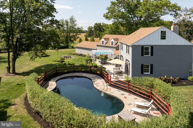 $1,099,000 | 4981 New Road, New Hope, PA 18938