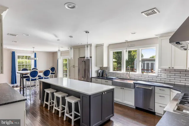 $1,099,000 | 4981 New Road, New Hope, PA 18938