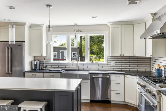 $1,099,000 | 4981 New Road, New Hope, PA 18938