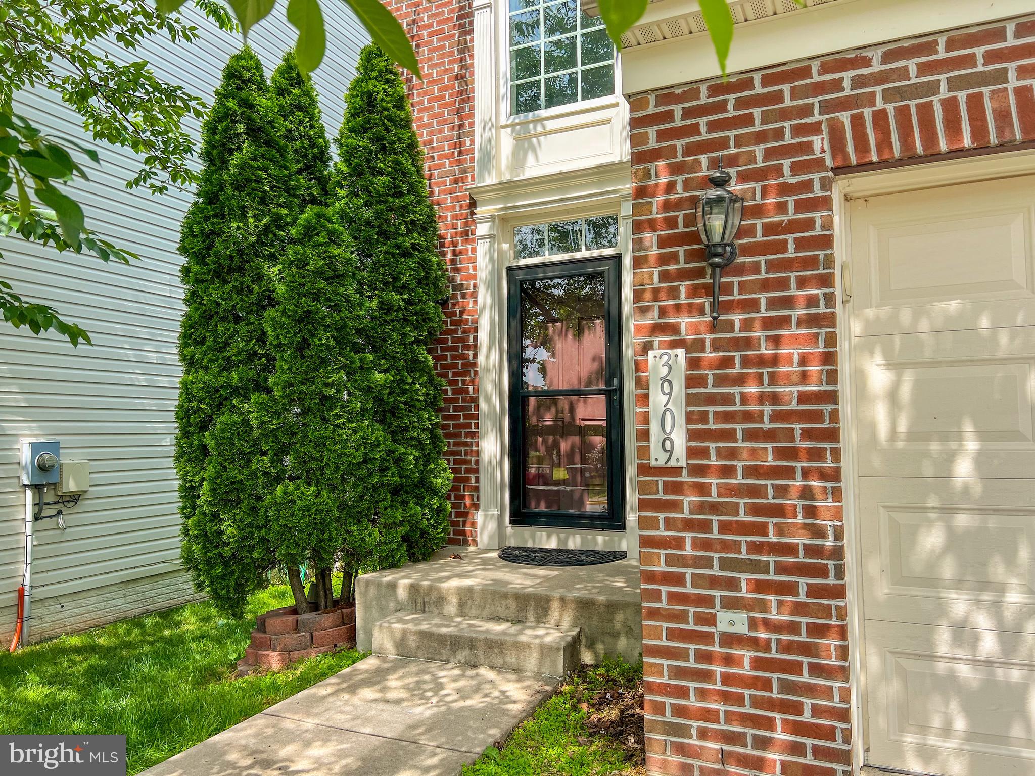 3909 Beeker Mill Place Chantilly, VA 20151 - Photo 2 of 82