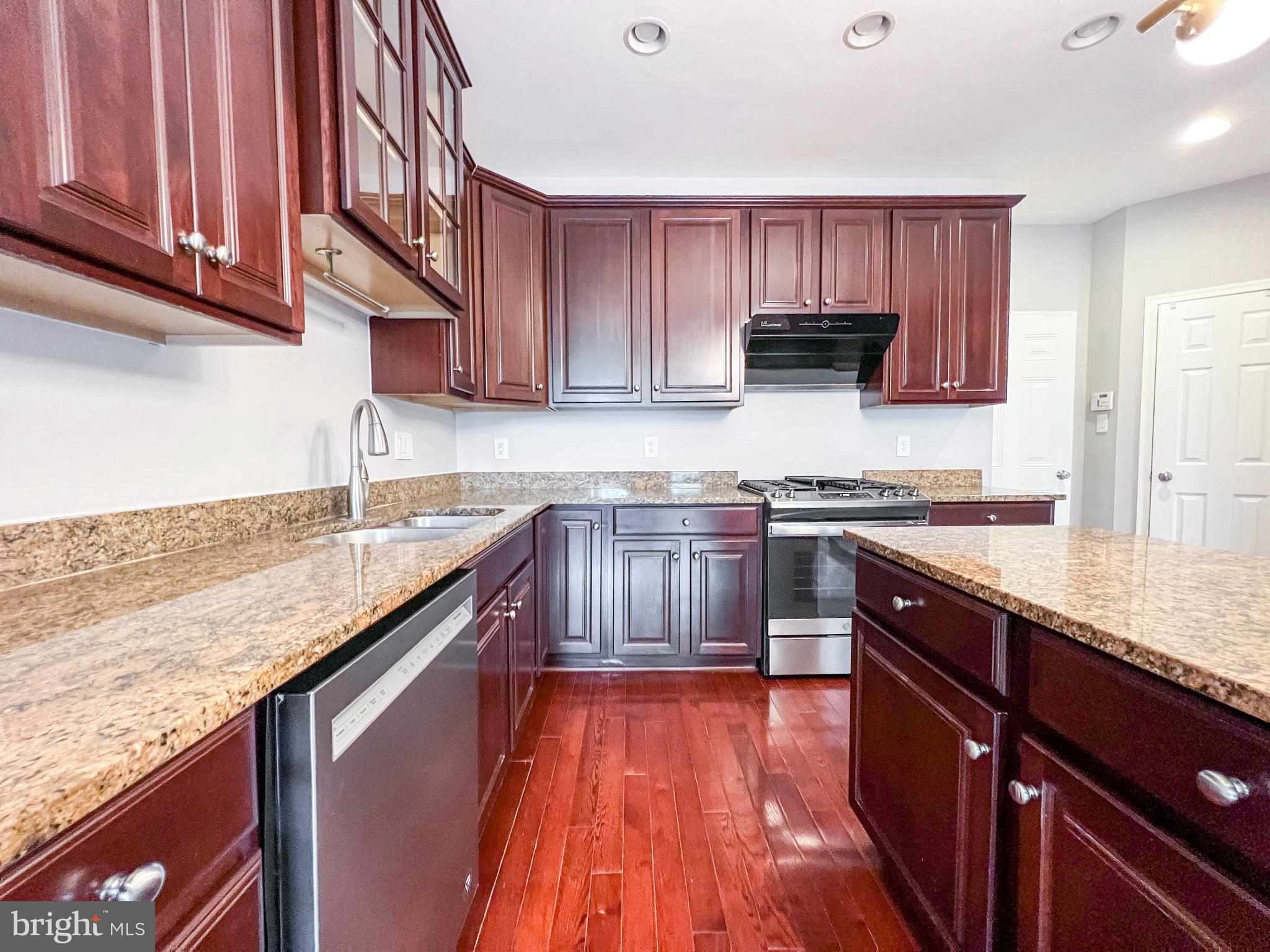 3909 Beeker Mill Place Chantilly, VA 20151 - Photo 25 of 82