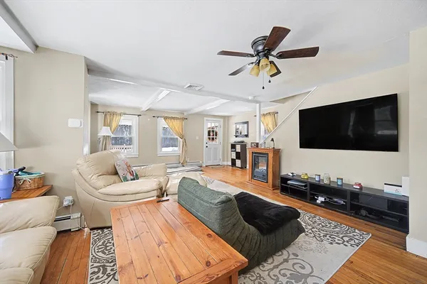 $3,800 | 268 Wood Street, Hopkinton, MA 01748