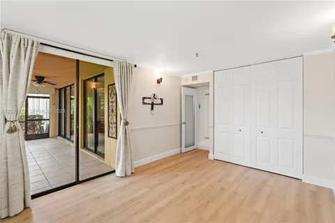 $285,000 | 671 Northeast 195th Street, Unit 121E, Miami, FL 33179