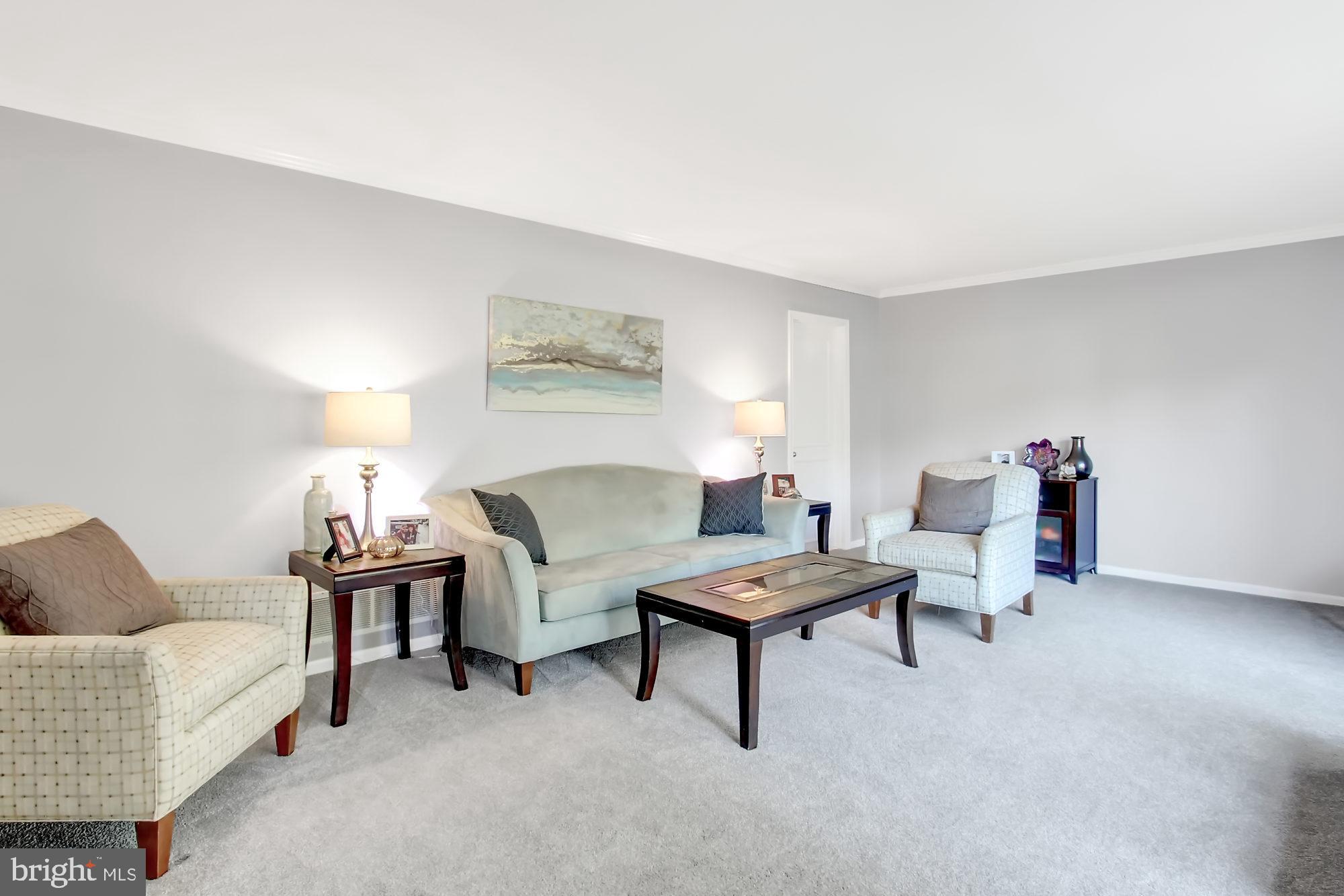 13705 Harcum Road Phoenix, MD 21131 - Photo 7 of 52 Living room