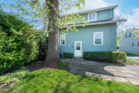 $465,000 | 1064 Springfield Avenue, Deerfield, IL 60015