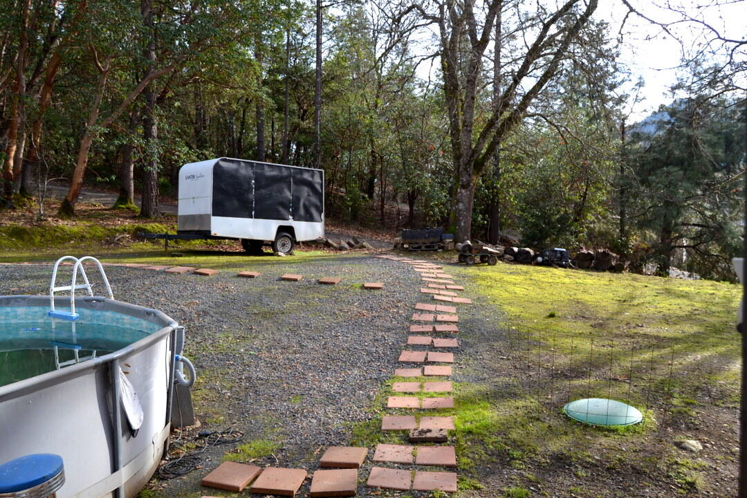 4860 North River Road Gold Hill, OR 97525 - Photo 17 of 27 DSC_3989