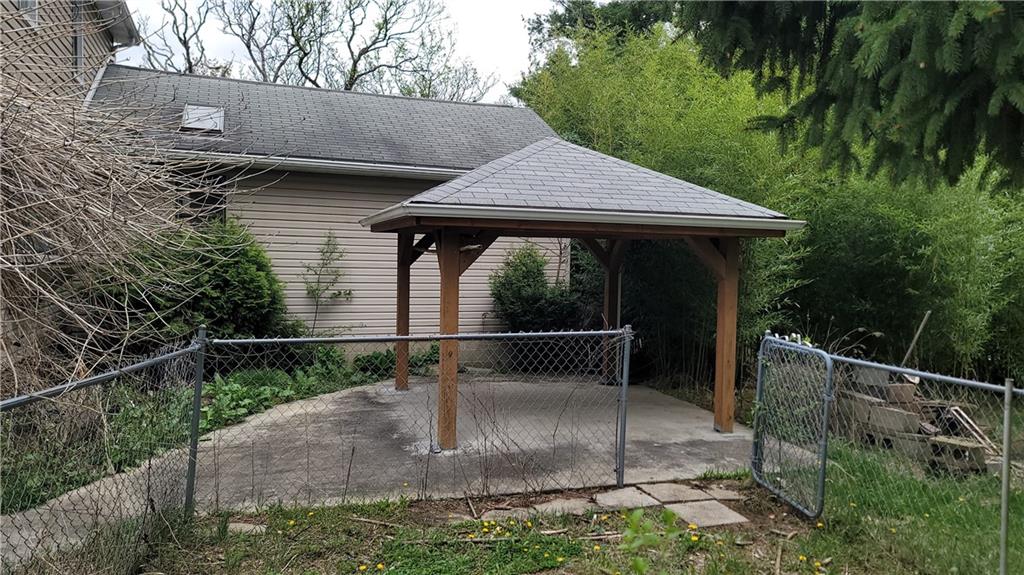 1314 George Street Coraopolis, PA 15108 - Photo 21 of 24 a backyard of a house with lots of green space