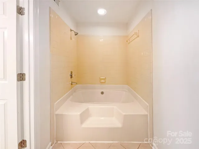 $165,000 | 7116 Winery Lane, Charlotte, NC 28227