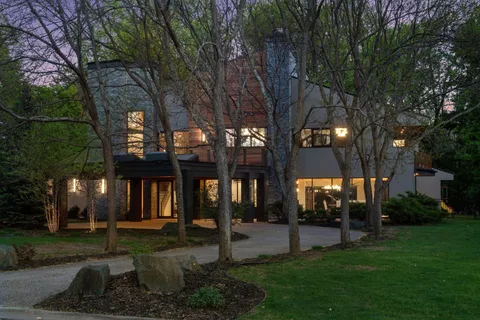 $2,650,000 | 45 Clay Cliffe Drive, Tonka Bay, MN 55331