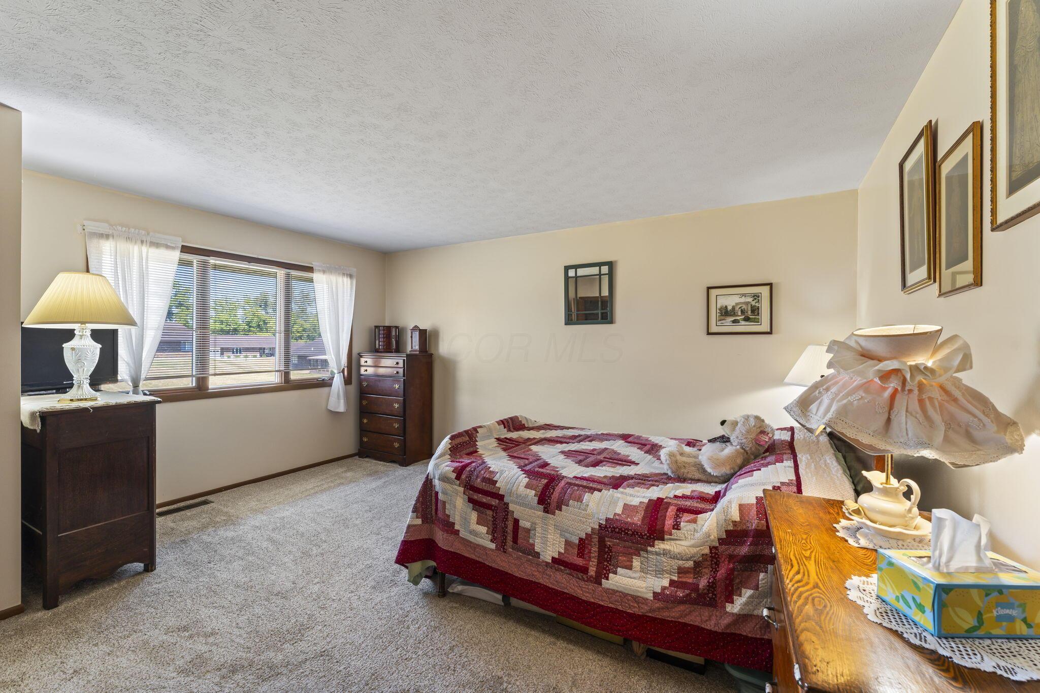 1148 Foxboro Road Springfield, OH 45503 - Photo 10 of 25 17-web-or-mls-DSC05821