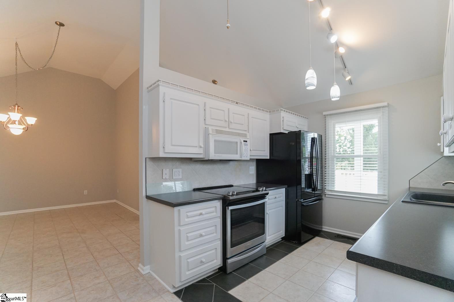 1028 Devenger Road Greer, SC 29650 - Photo 9 of 29 Gallery Image 9