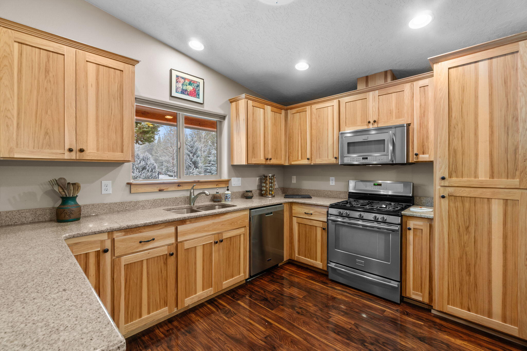 56090 Snow Goose Road Bend, OR 97707 - Photo 8 of 44 41-web-or-mls-DSC02983