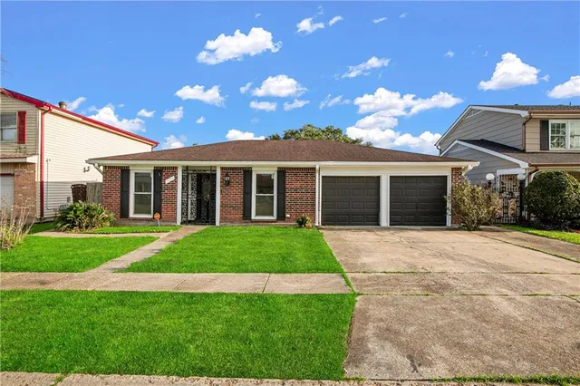 $245,000 | 3805 South Deerwood Drive, Harvey, LA 70058