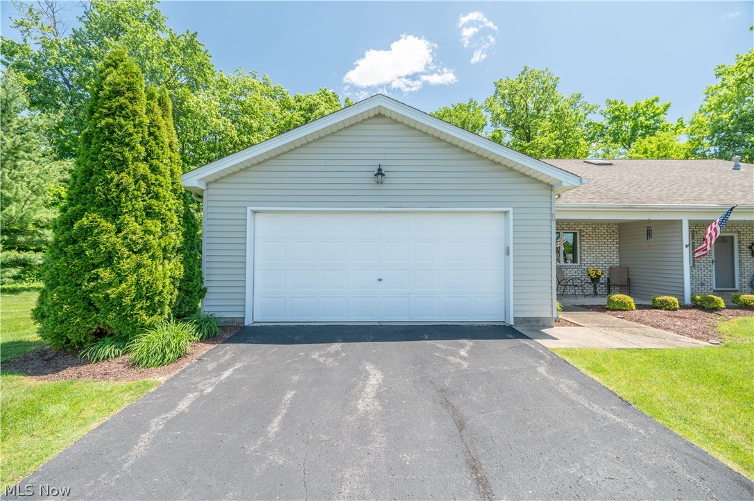 535 Wilcox Road Youngstown, OH 44515 - Photo 4 of 49