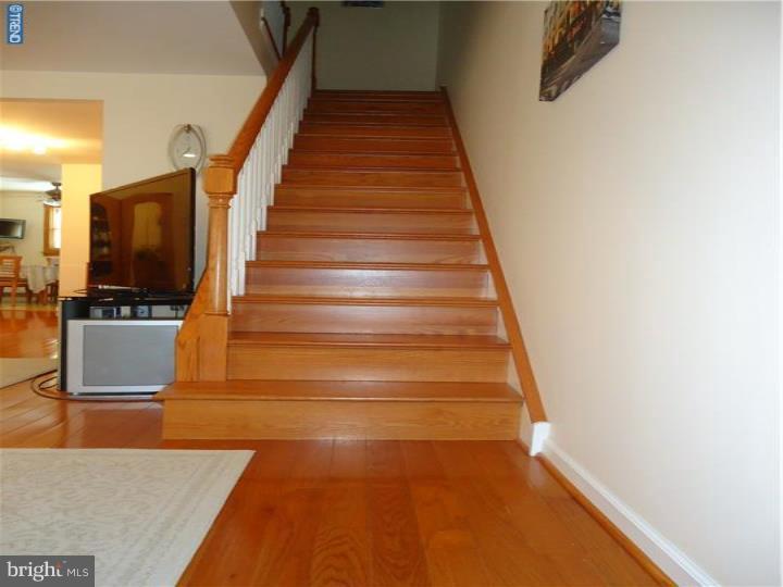 3966 Constance Road Philadelphia, PA 19114 - Photo 11 of 25 Hallway