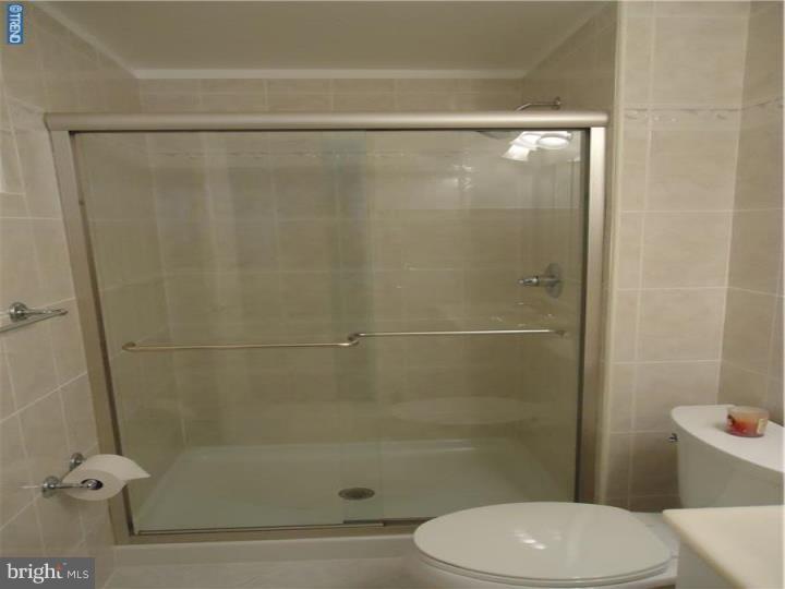 3966 Constance Road Philadelphia, PA 19114 - Photo 15 of 25 Master Bathroom