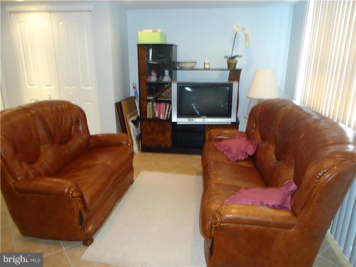 3966 Constance Road Philadelphia, PA 19114 - Photo 22 of 25 Family Room