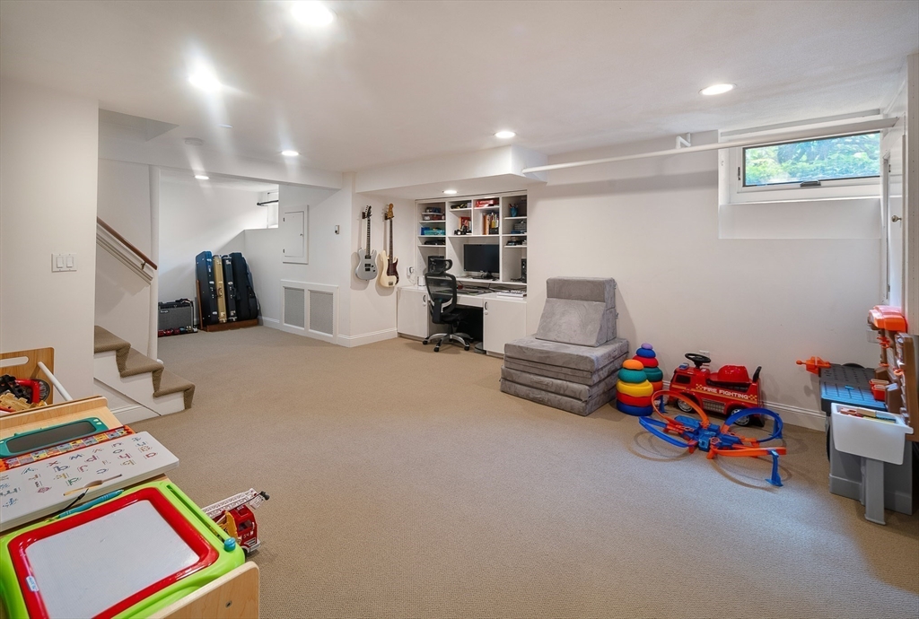 14 Homestead Street Newton, MA 02468 - Photo 16 of 20