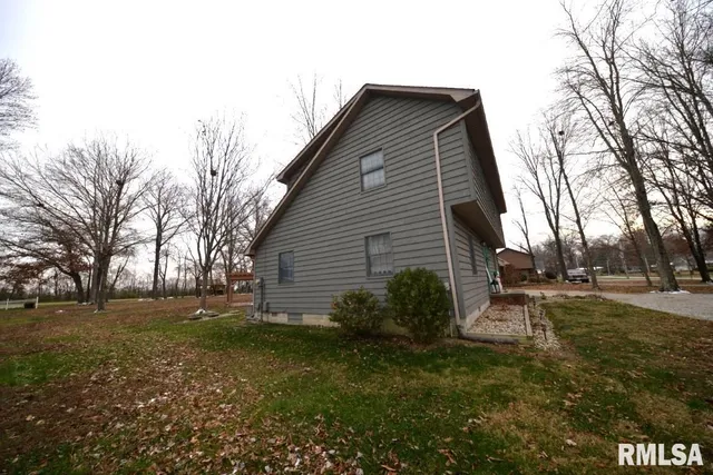 $260,000 | 824 North McCauley Lane, Mount Vernon, IL 62864