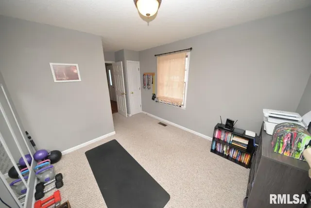 $260,000 | 824 North McCauley Lane, Mount Vernon, IL 62864