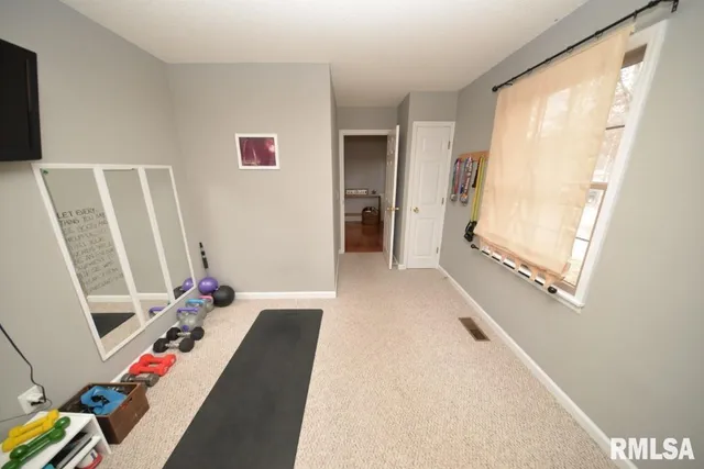 $260,000 | 824 North McCauley Lane, Mount Vernon, IL 62864