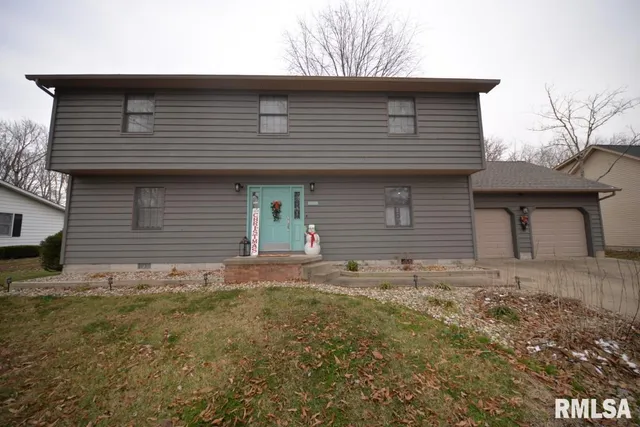 $260,000 | 824 North McCauley Lane, Mount Vernon, IL 62864