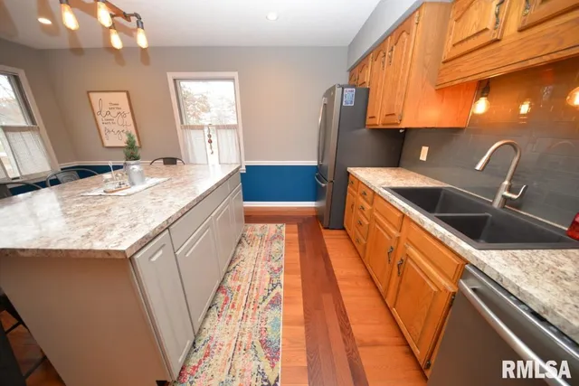 $260,000 | 824 North McCauley Lane, Mount Vernon, IL 62864