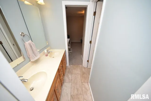 $260,000 | 824 North McCauley Lane, Mount Vernon, IL 62864