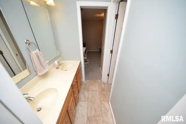 $260,000 | 824 North McCauley Lane, Mount Vernon, IL 62864