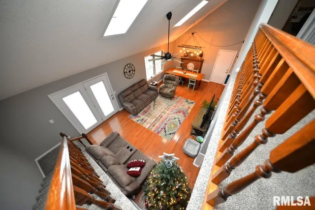 $260,000 | 824 North McCauley Lane, Mount Vernon, IL 62864