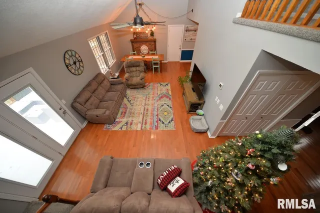 $260,000 | 824 North McCauley Lane, Mount Vernon, IL 62864