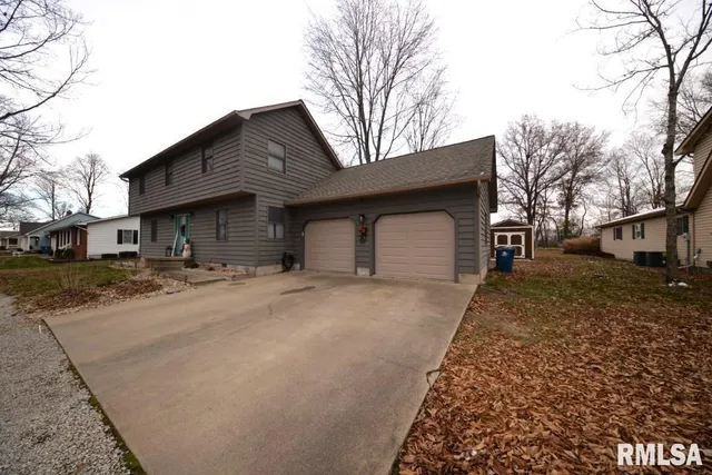 $260,000 | 824 North McCauley Lane, Mount Vernon, IL 62864