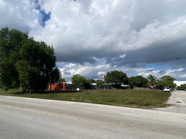 $299,990 | 19 Northwest 19th Avenue, Pompano Beach, FL 33069